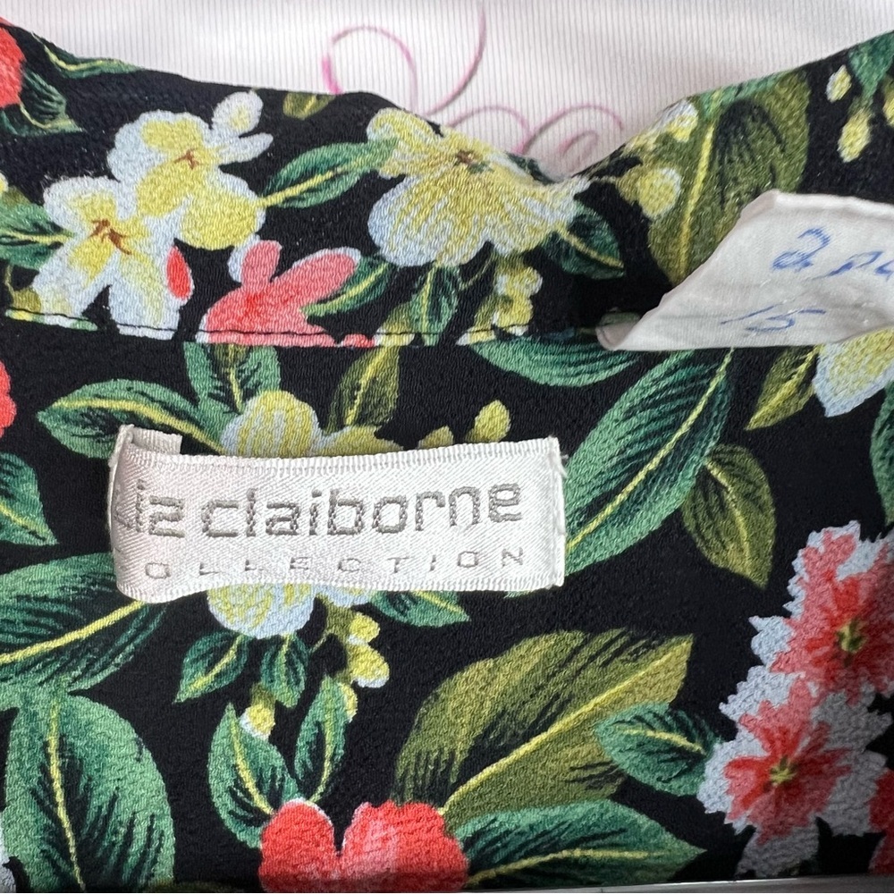 Liz Claiborne Button up Hawaiian πΊ print flowers Black Floral Button-Down Shirt - Picture 7 of 10